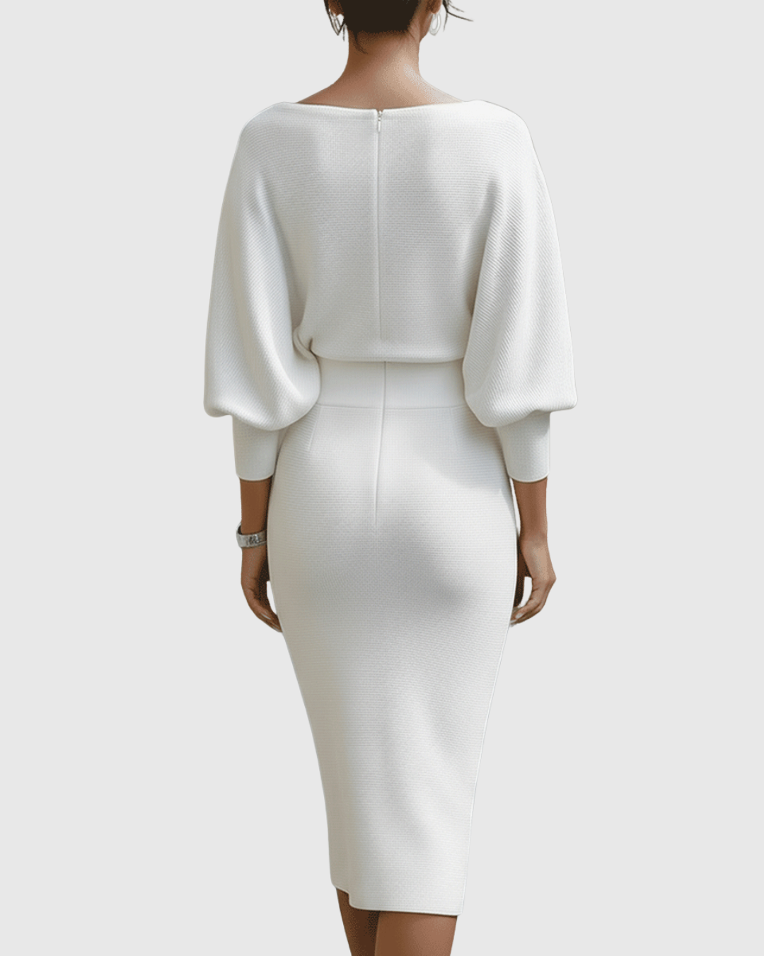 Robe midi blanche drapée avec manches chauve-souris