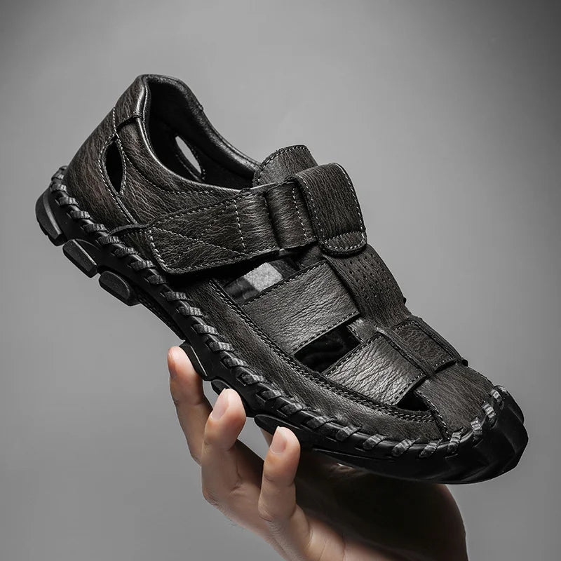 Sandales en cuir pour hommes avec fermeture auto-agrippante et semelle en caoutchouc
