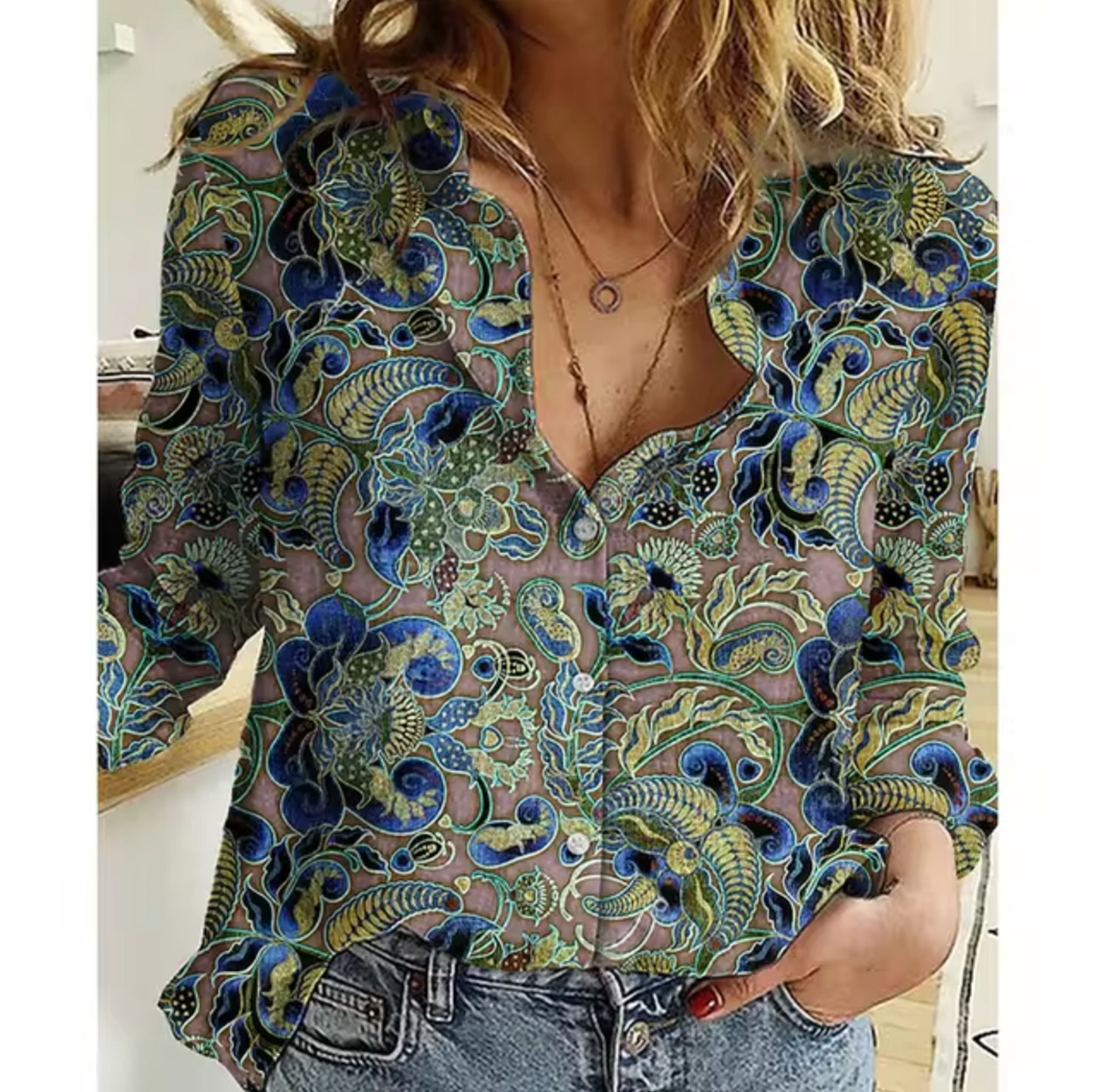 Freesia – Blouse with Floral Pattern