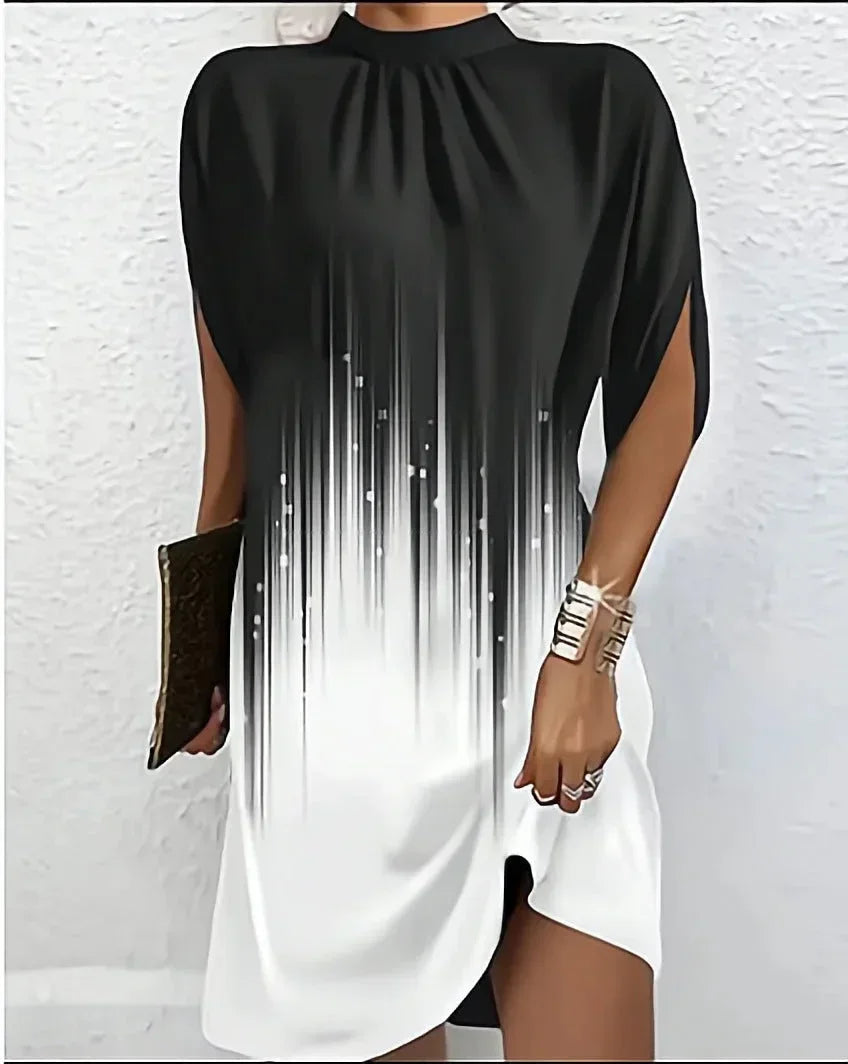 Robe courte à manches chauve-souris, col plissé, en tissu léger. Disponible en plusieurs couleurs pour soirées élégantes.