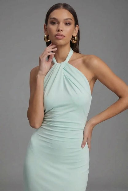 Robe longue élégante en satin avec col licou et décolleté dans le dos pour femme