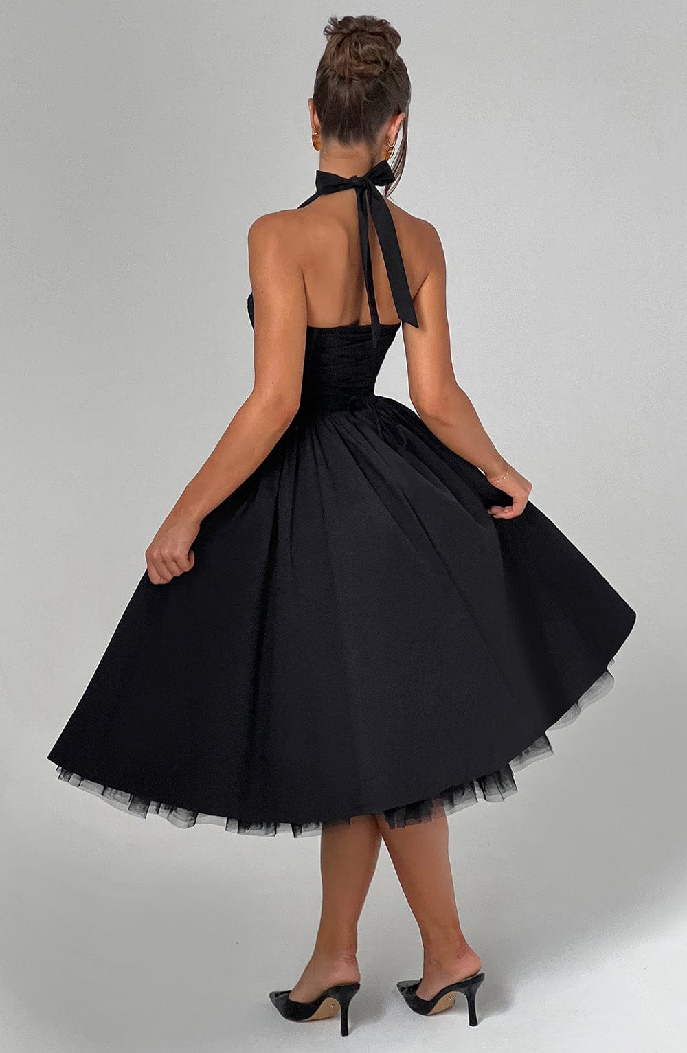 Robe midi élégante en ligne A avec col licou pour femme
