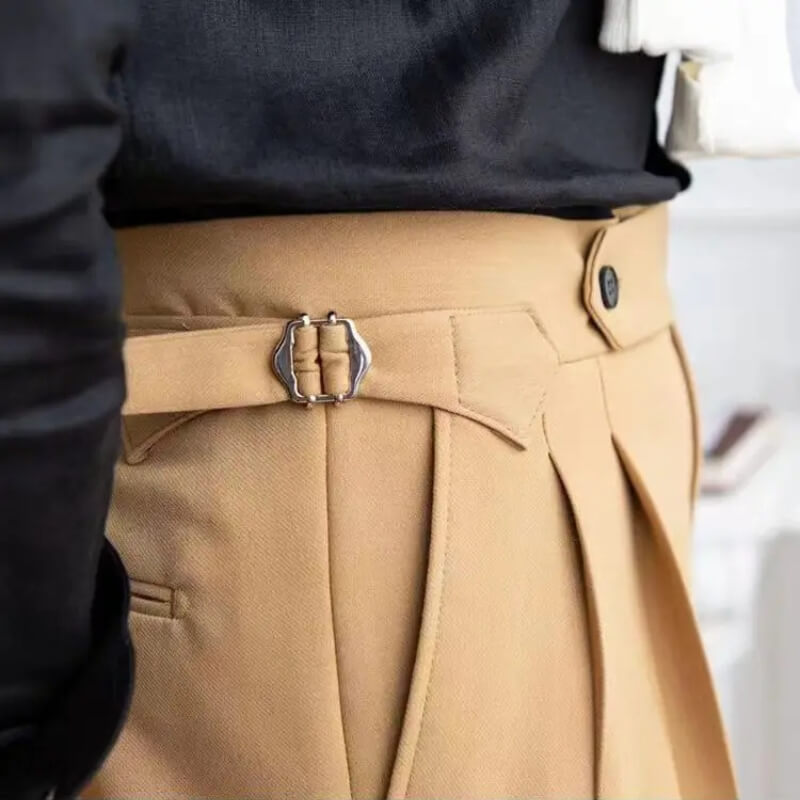 Shorts pour hommes modernes et décontractés à longueur genou