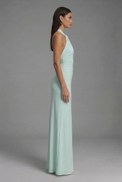 Robe longue élégante en satin avec col licou et décolleté dans le dos pour femme