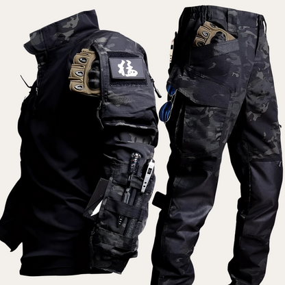 Tenue tactique homme avec design multi-camouflage