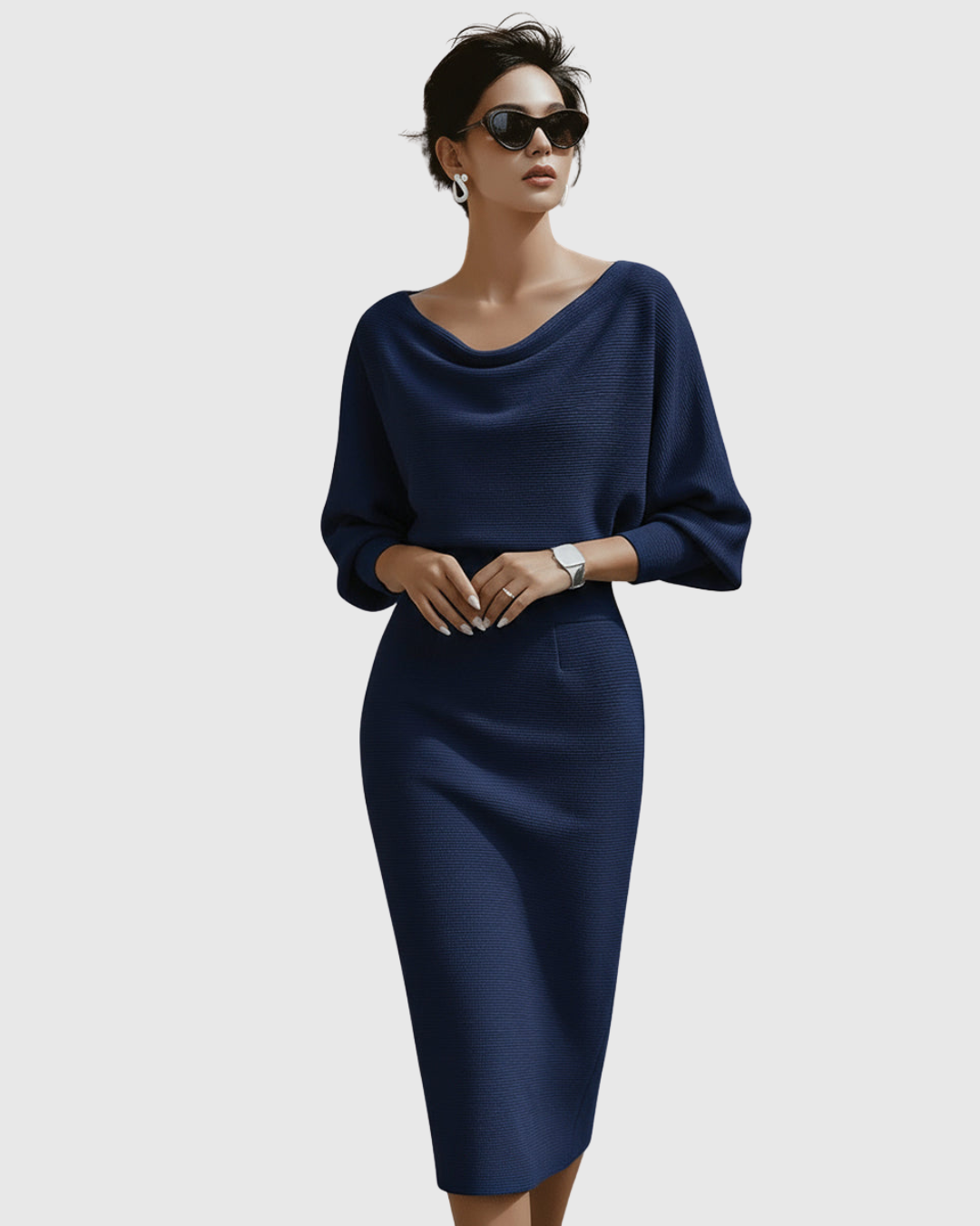 Robe midi blanche drapée avec manches chauve-souris