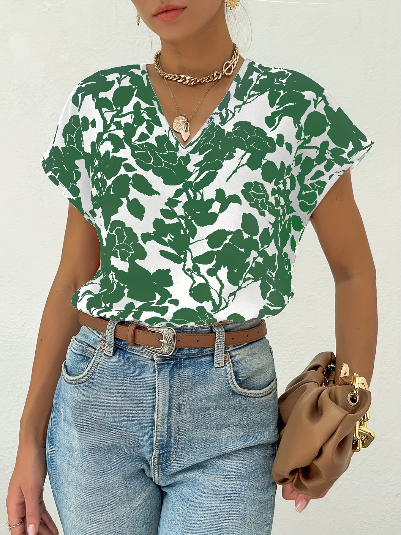 Blouse fleurie avec col en V