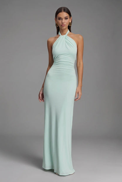 Robe longue élégante en satin avec col licou et décolleté dans le dos pour femme