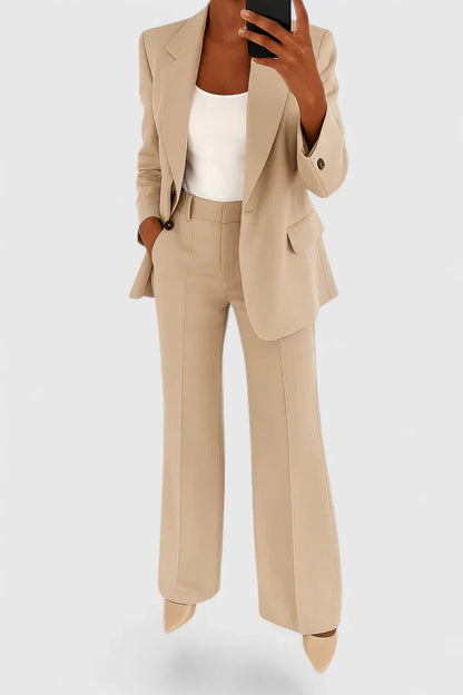 Ensemble élégant de costume deux pièces