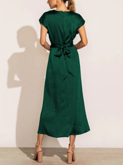 Robe midi élégante en satin
