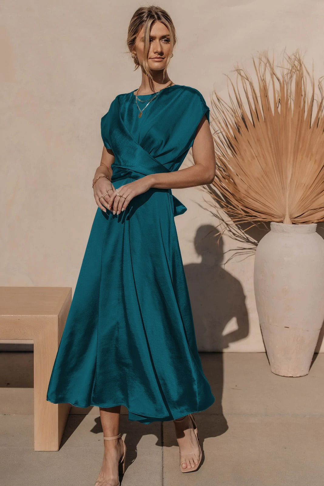 Robe midi élégante en satin