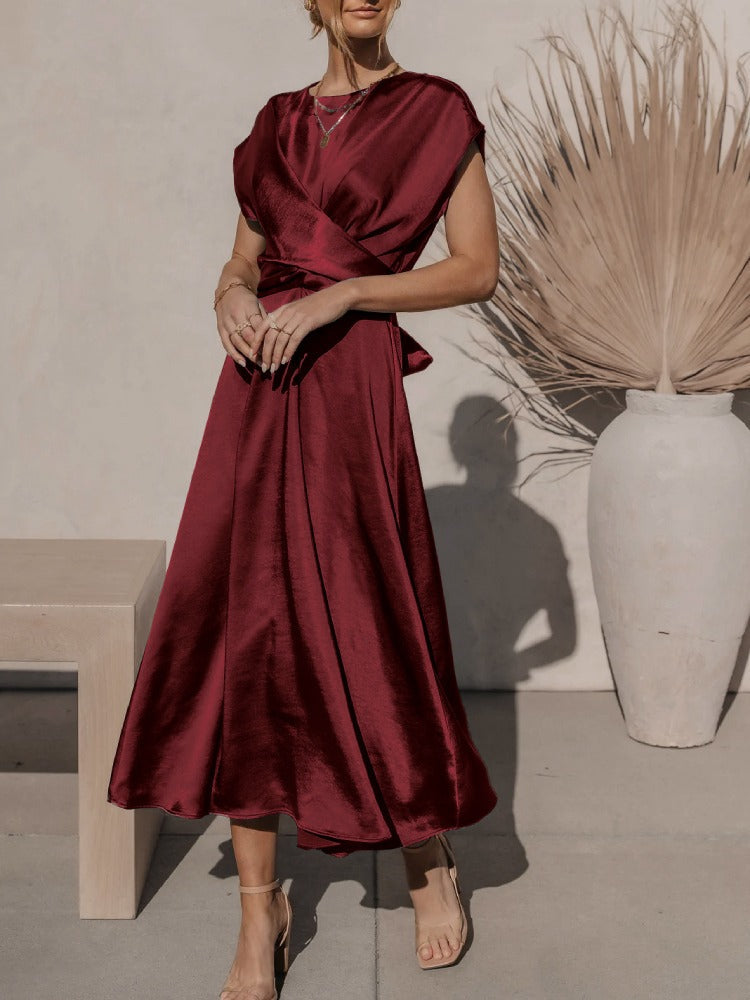 Robe midi élégante en satin
