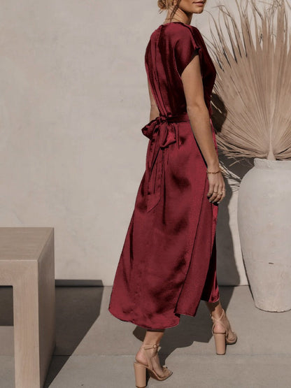 Robe midi élégante en satin
