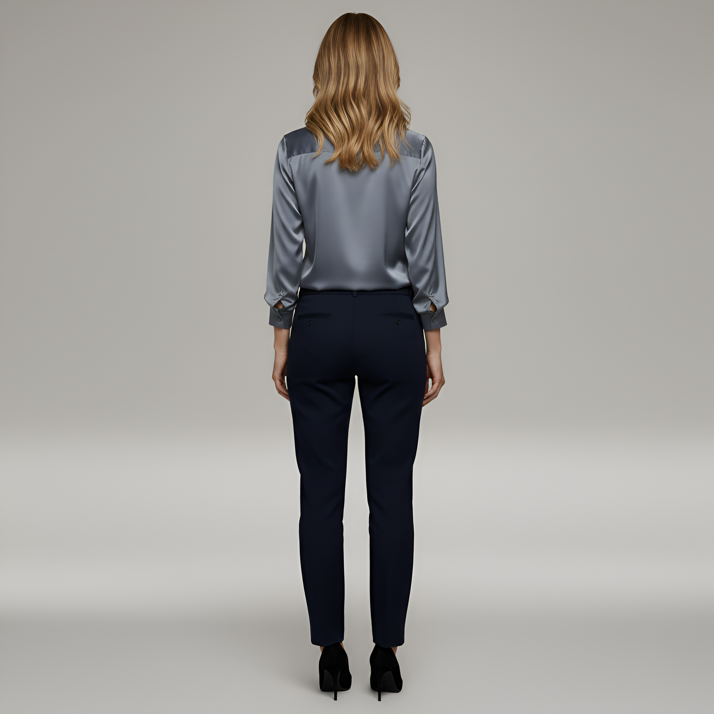 Blouse élégante en satin pour femme à col en V