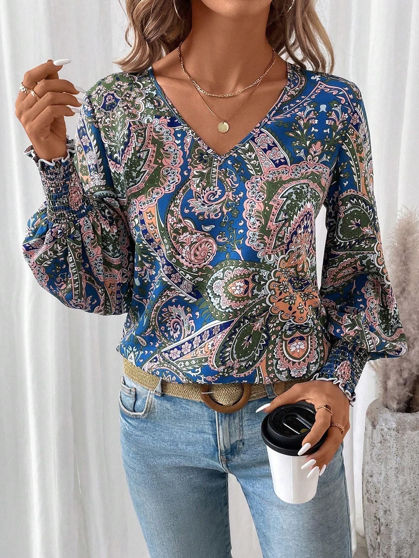 Printed Women's Blouse with V-Neck - Stylish & Comfortable Shirt with Lantern Sleeves
