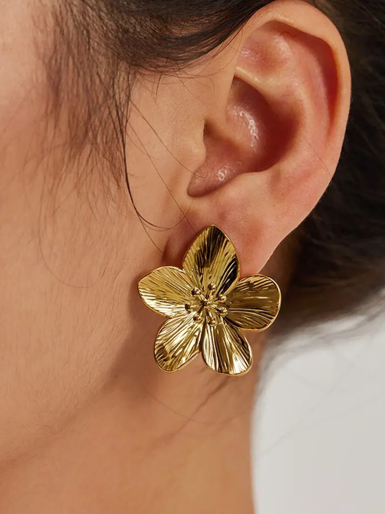 Rianne Gold Flower Petal Earrings