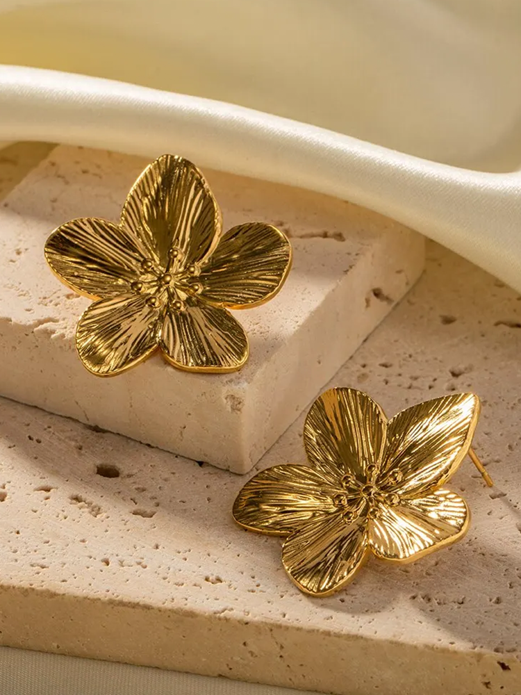 Rianne Gold Flower Petal Earrings