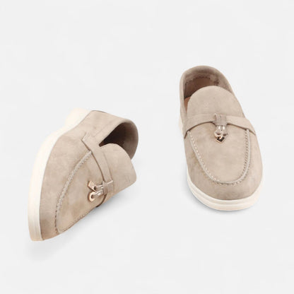 High-quality men's suede loafers – flat sole, casual elegance for winter