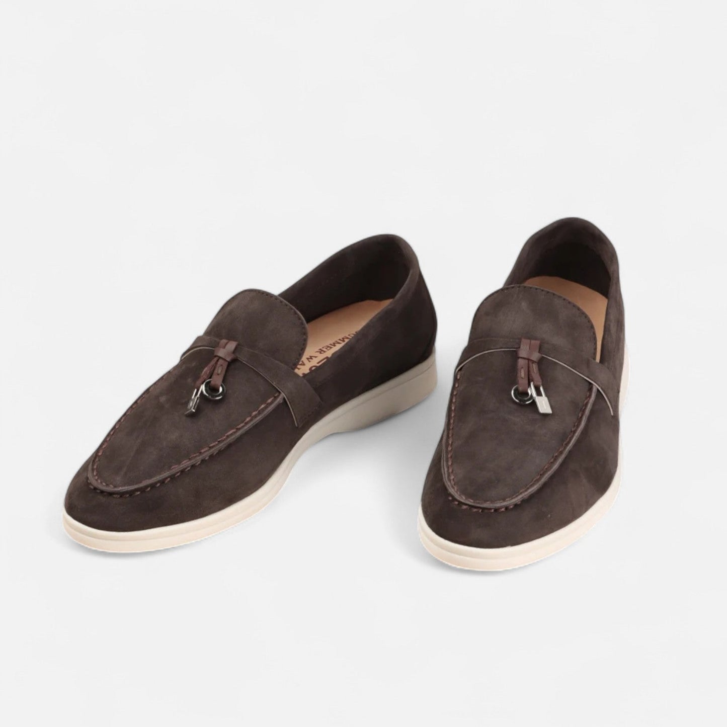 High-quality men's suede loafers – flat sole, casual elegance for winter