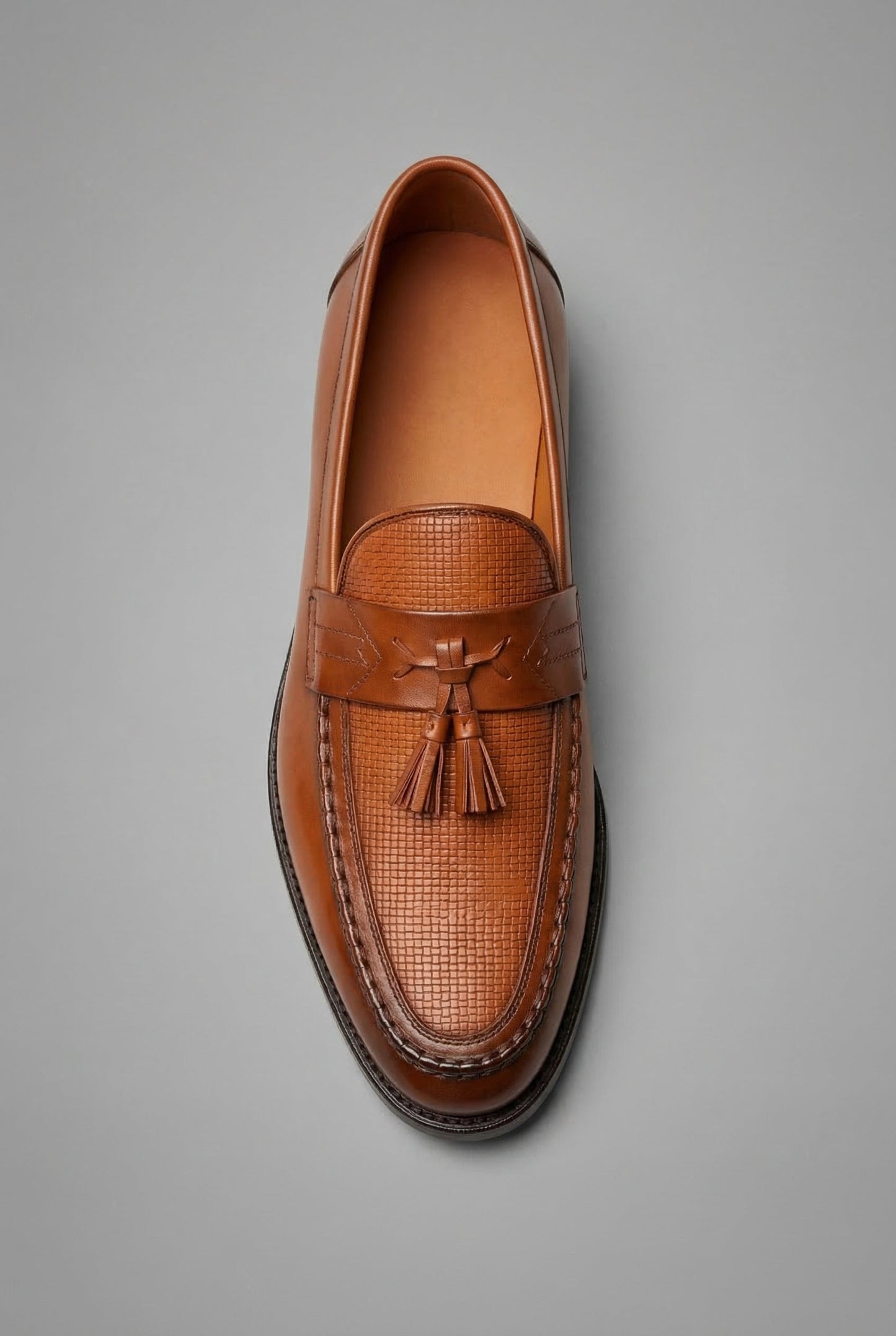 Mocassins classiques tressés pour hommes avec pompons
