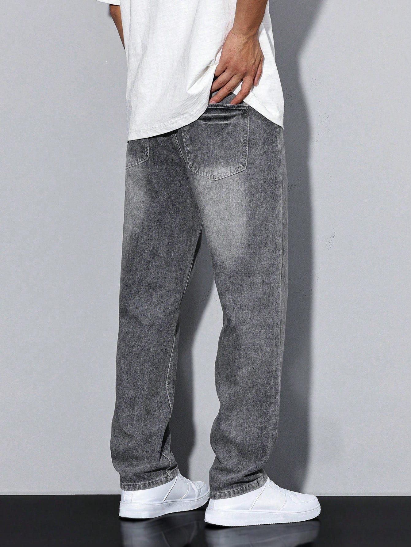 Men's jeans with straight leg regular fit