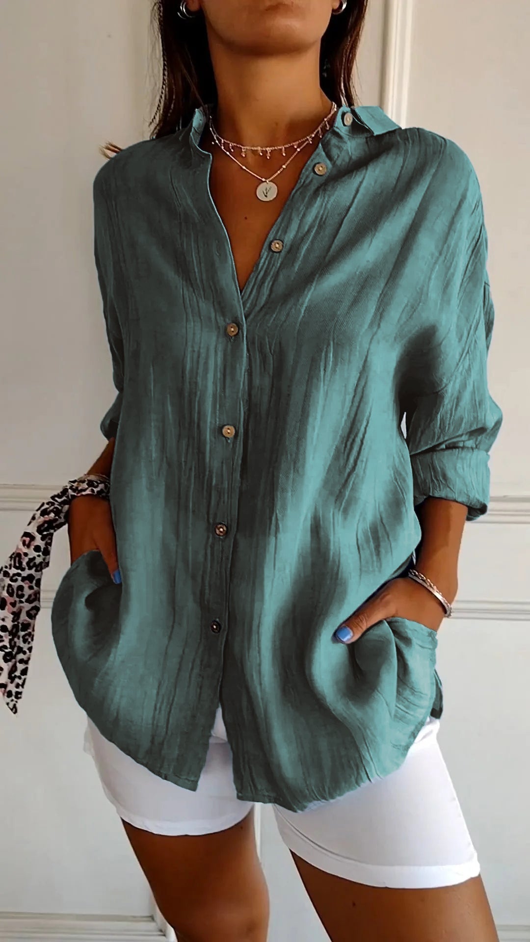 Lightweight Women's Shirt with Button-Down Closure