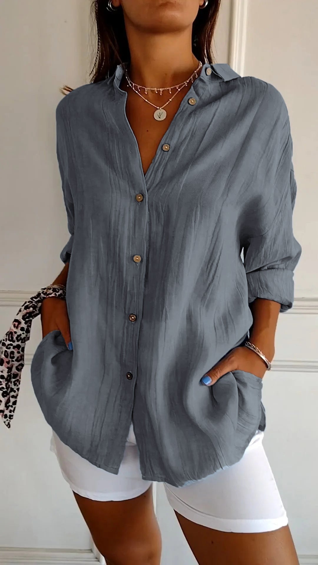 Lightweight Women's Shirt with Button-Down Closure