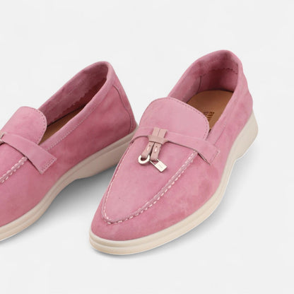High-quality men's suede loafers – flat sole, casual elegance for winter