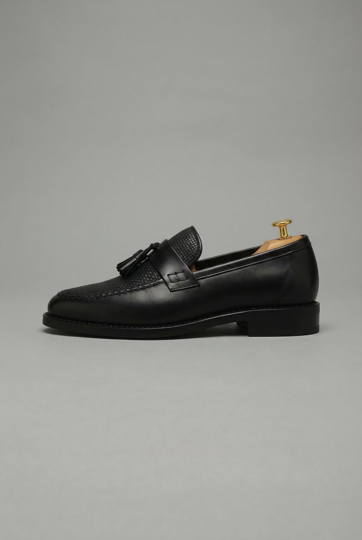 Mocassins classiques tressés pour hommes avec pompons