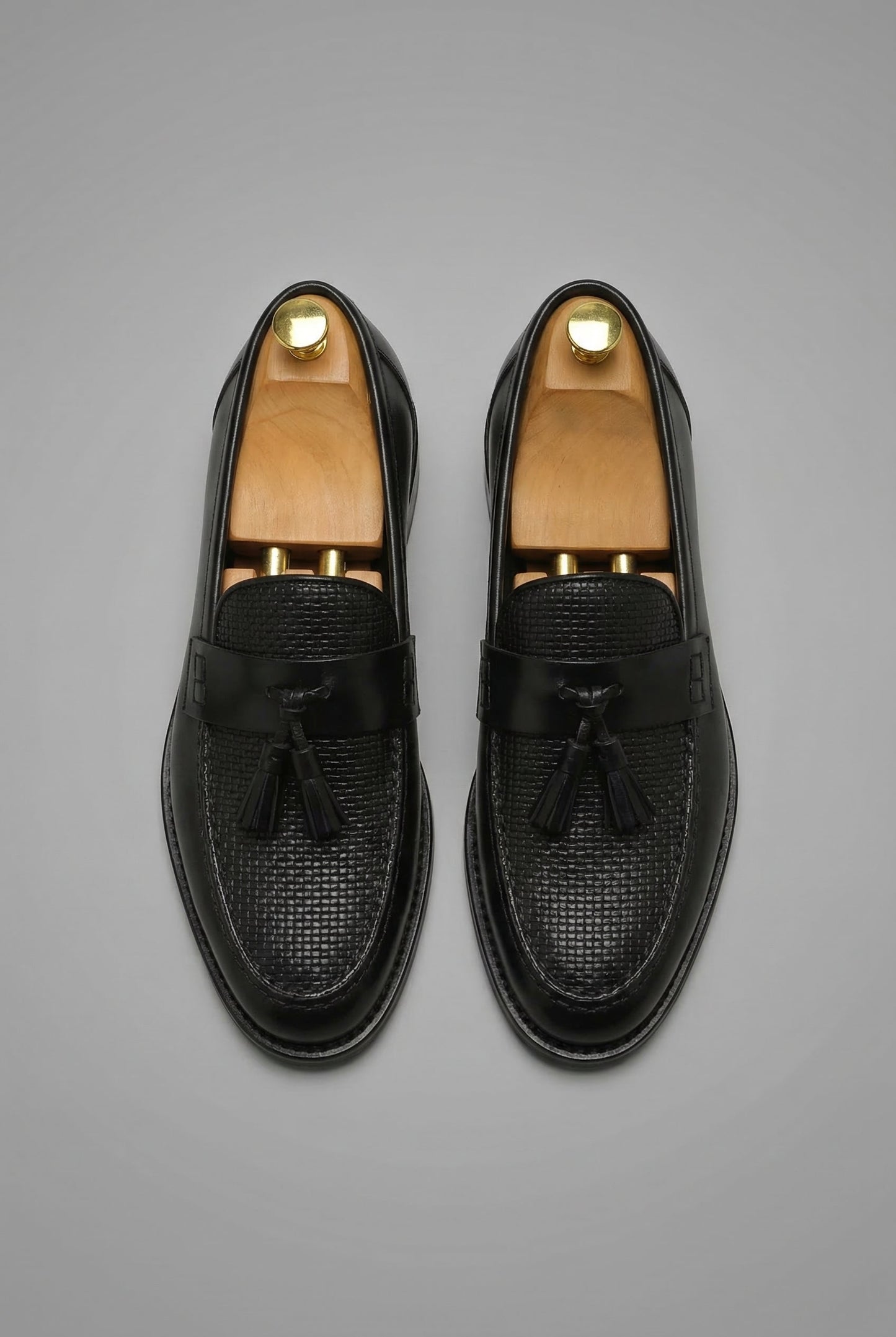 Mocassins classiques tressés pour hommes avec pompons