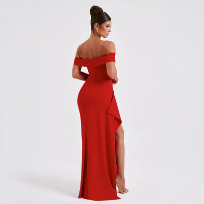 Robe longue femme à épaules dénudées, fente élégante, tissu léger et fluide, idéale pour les occasions estivales.